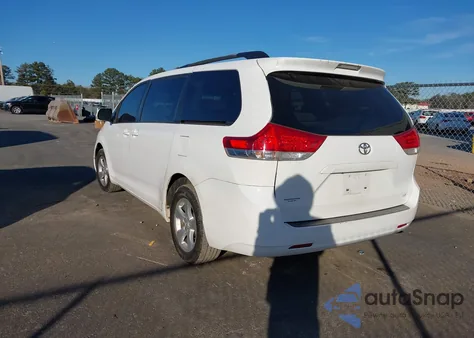 2011 Toyota Sienna Le V6 from USA, damaged, VIN 5TDKK3DC7BS024031
